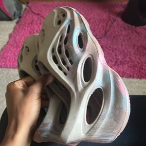 foam runners!! never been worn